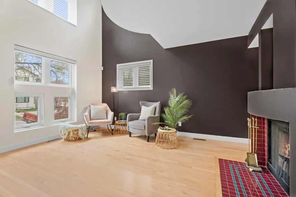 216 4 Avenue NE Calgary AB T2E 0J1