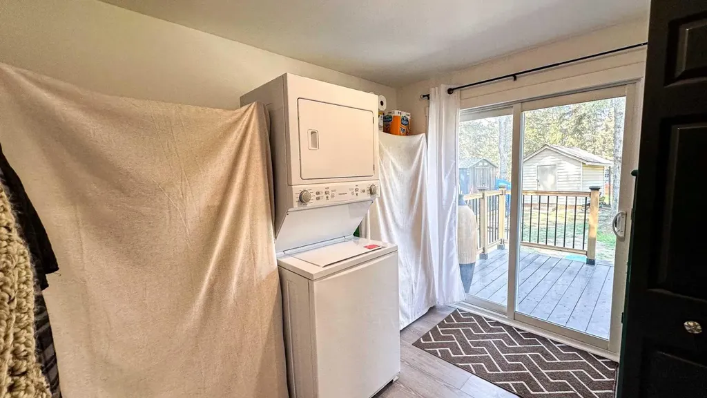 968 1 Avenue NE Sundre AB T0M1X0