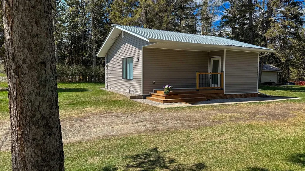 968 1 Avenue NE Sundre AB T0M1X0