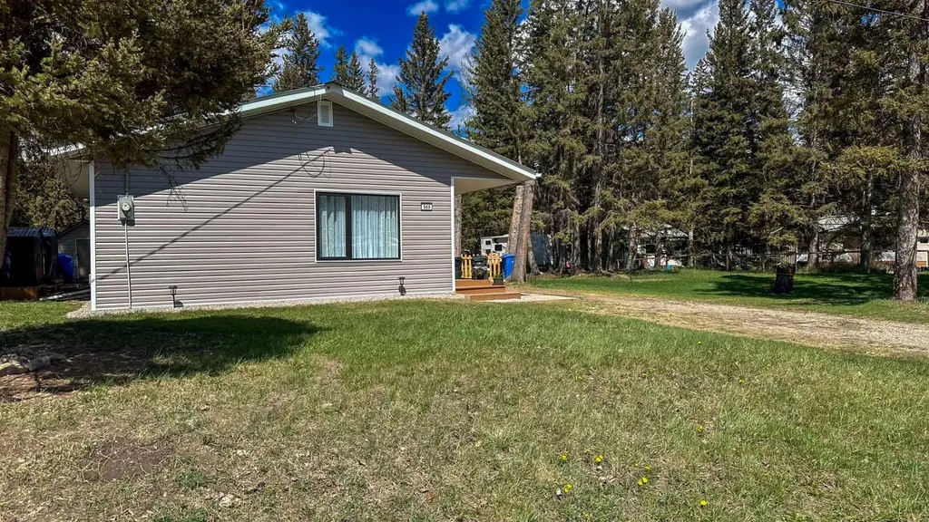 968 1 Avenue NE Sundre AB T0M1X0