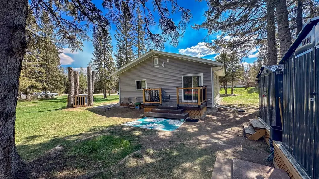 968 1 Avenue NE Sundre AB T0M1X0