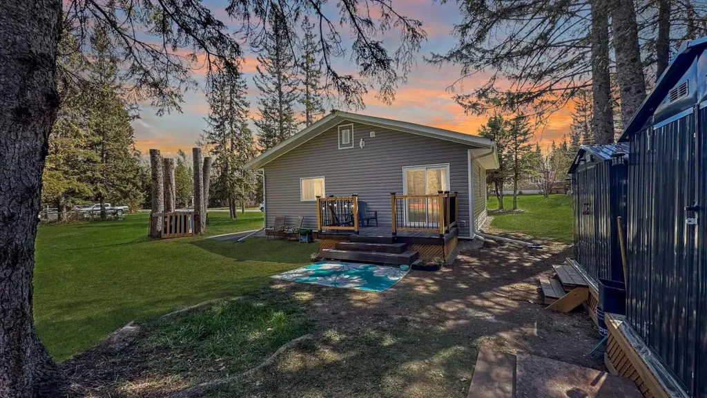 968 1 Avenue NE Sundre AB T0M1X0