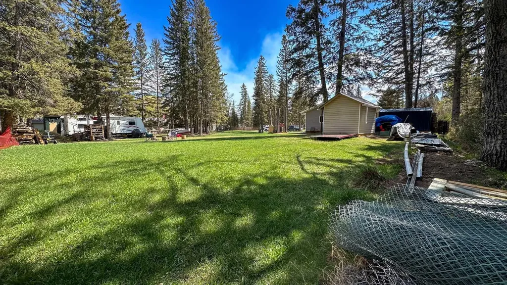 968 1 Avenue NE Sundre AB T0M1X0