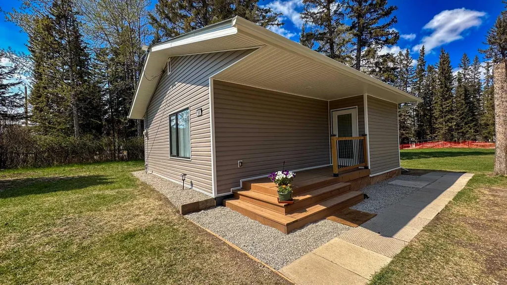 968 1 Avenue NE Sundre AB T0M1X0