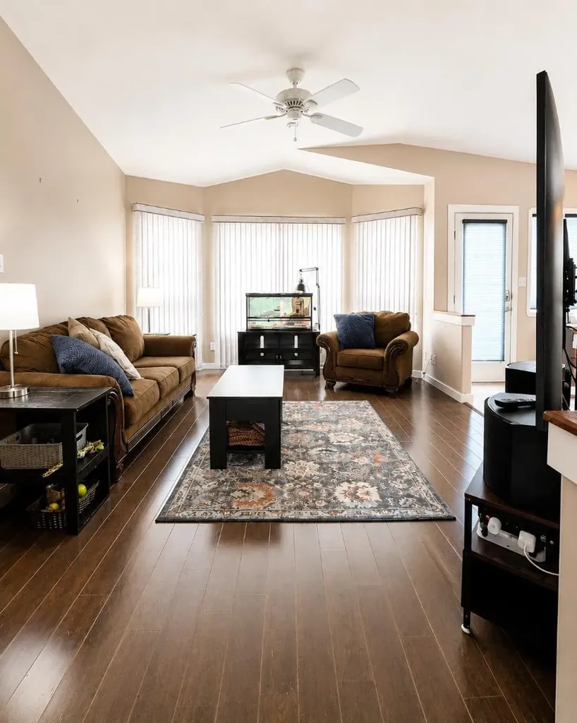 3401 59 Street Close Camrose AB T4V 4y9