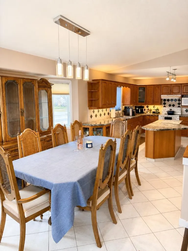 3401 59 Street Close Camrose AB T4V 4y9