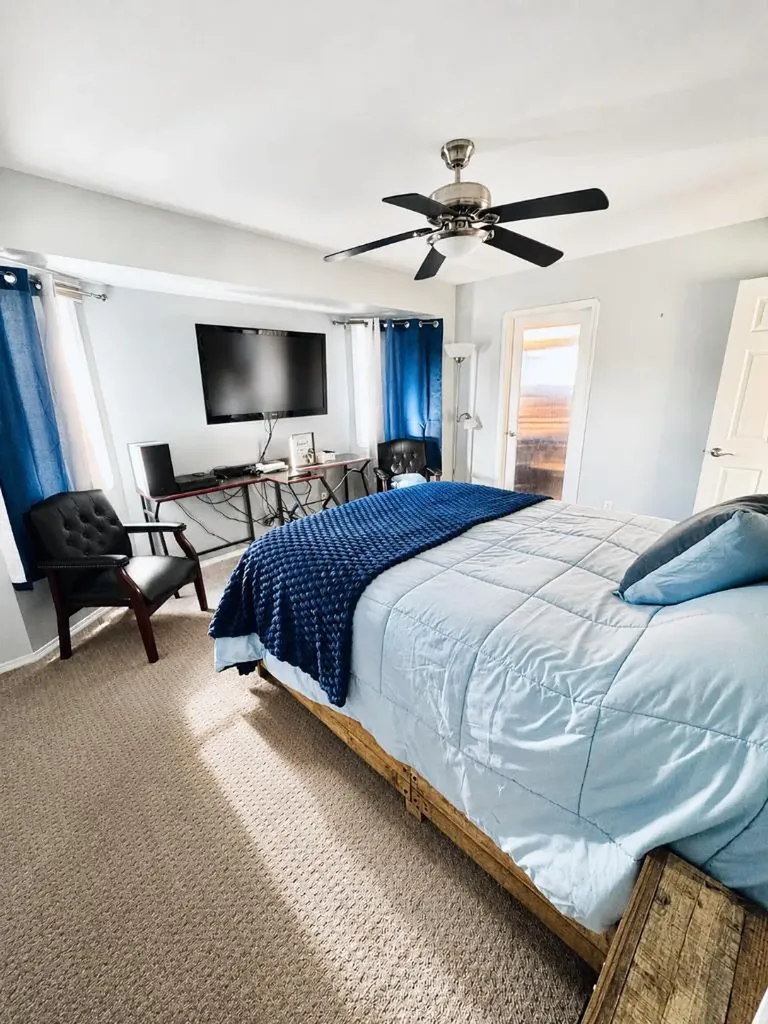 3401 59 Street Close Camrose AB T4V 4y9