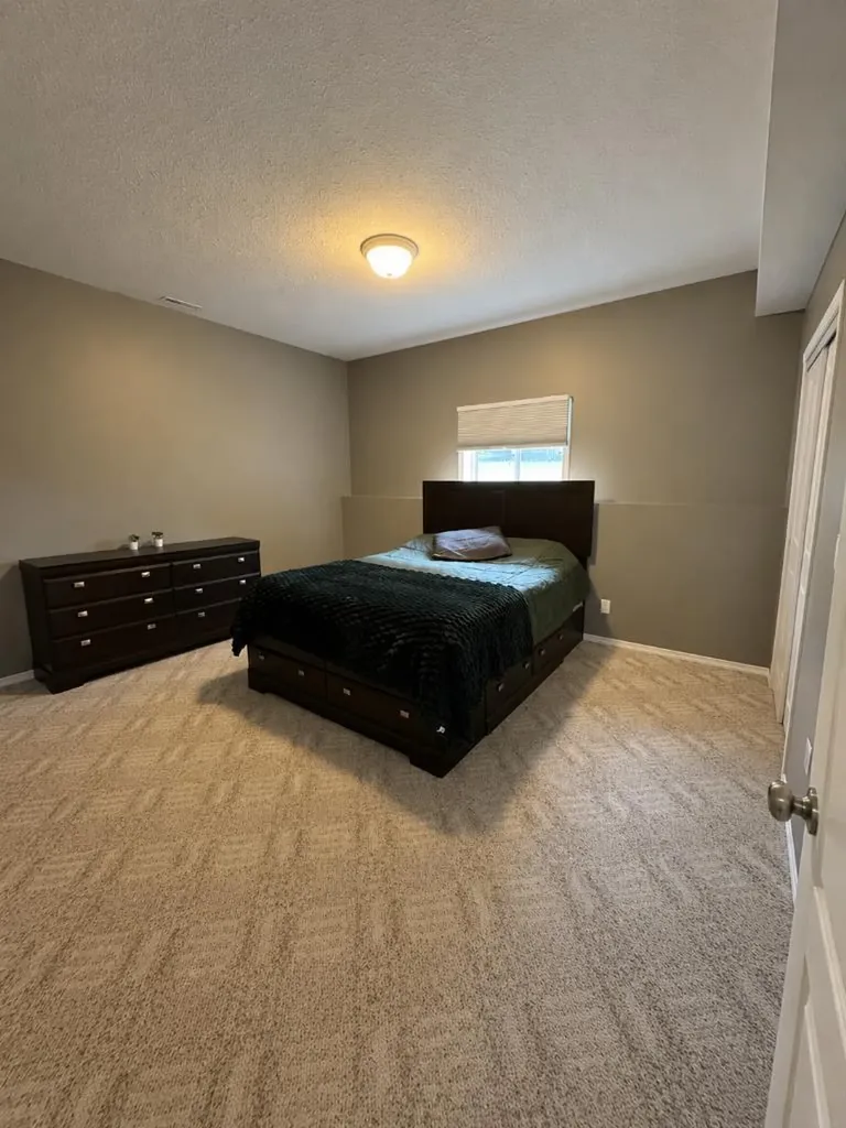 3401 59 Street Close Camrose AB T4V 4y9