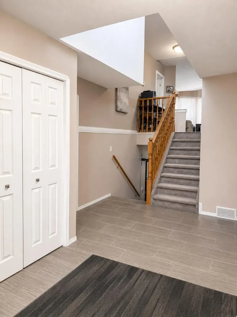 3401 59 Street Close Camrose AB T4V 4y9