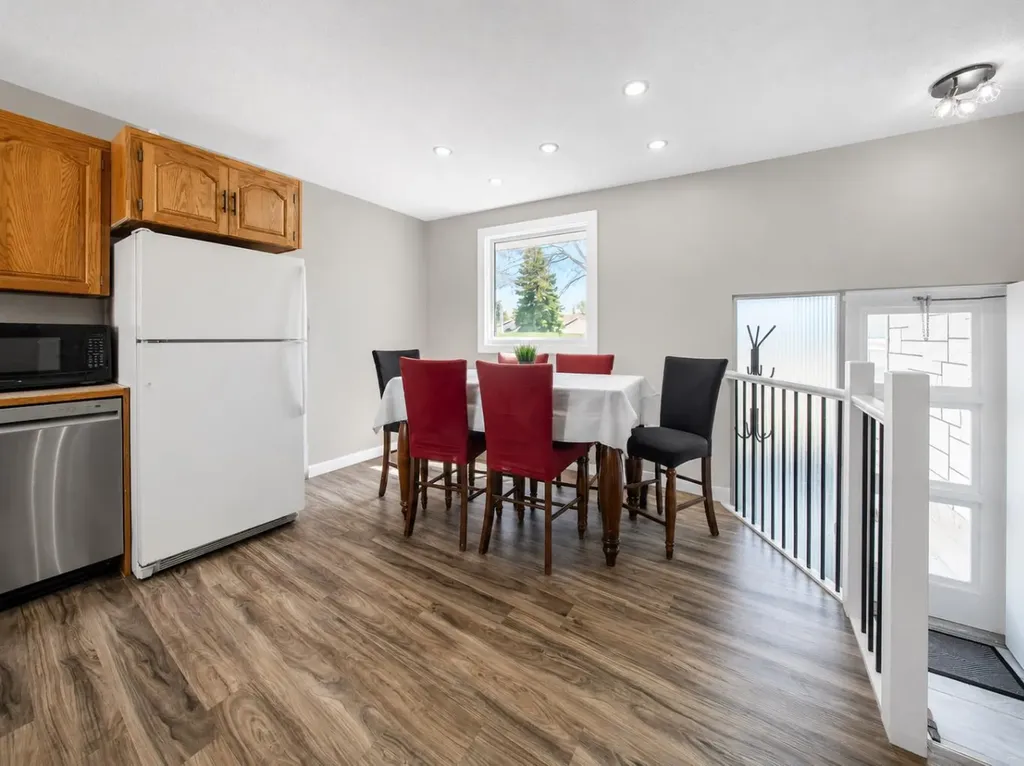 5112 46 Avenue Ponoka AB T4J 1J5
