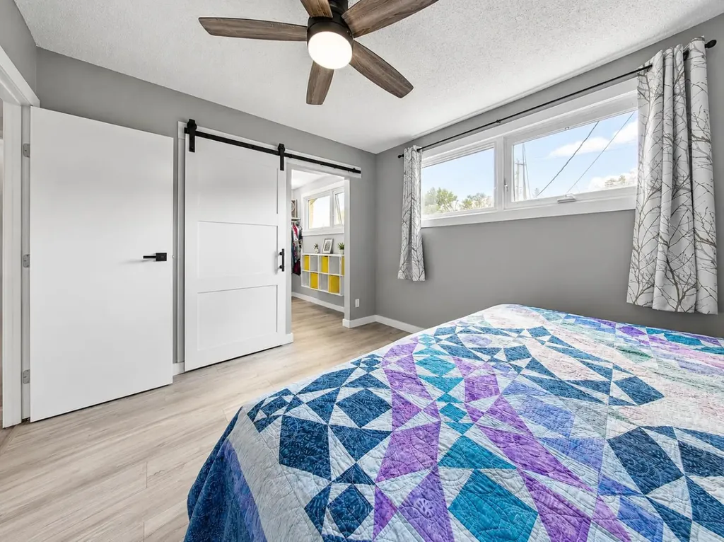 5112 46 Avenue Ponoka AB T4J 1J5