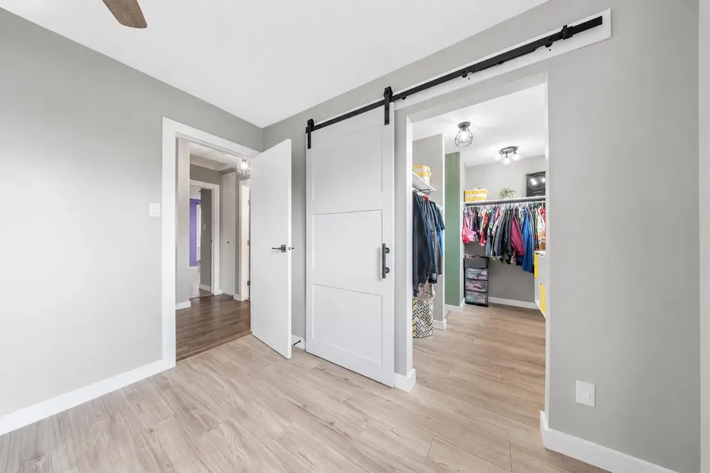 5112 46 Avenue Ponoka AB T4J 1J5