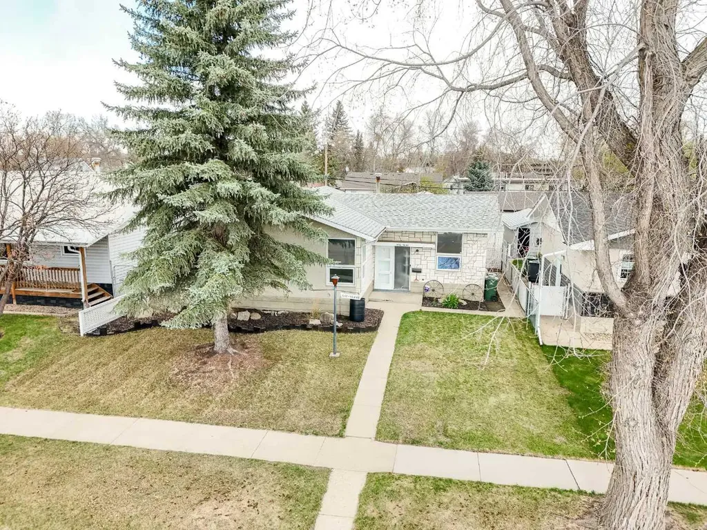 5112 46 Avenue Ponoka AB T4J 1J5