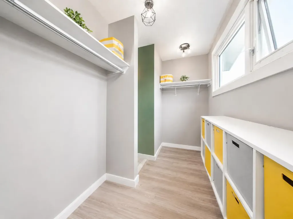 5112 46 Avenue Ponoka AB T4J 1J5