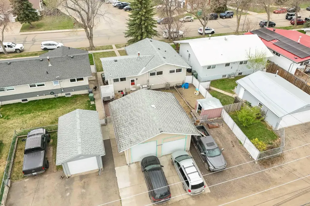 5112 46 Avenue Ponoka AB T4J 1J5