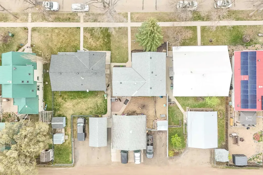 5112 46 Avenue Ponoka AB T4J 1J5