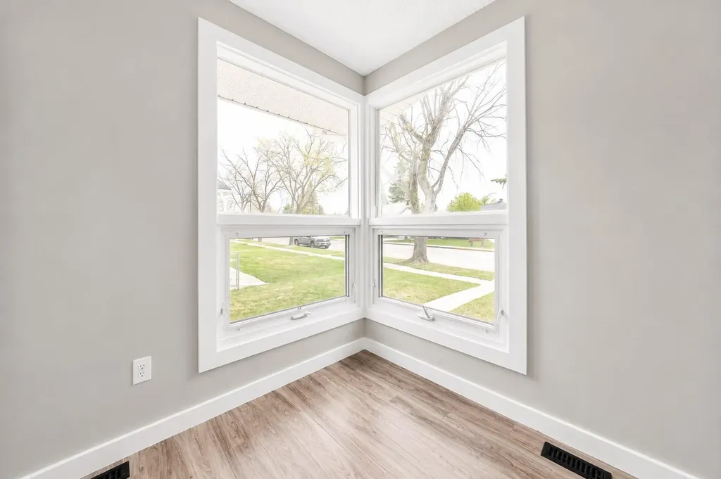 5112 46 Avenue Ponoka AB T4J 1J5