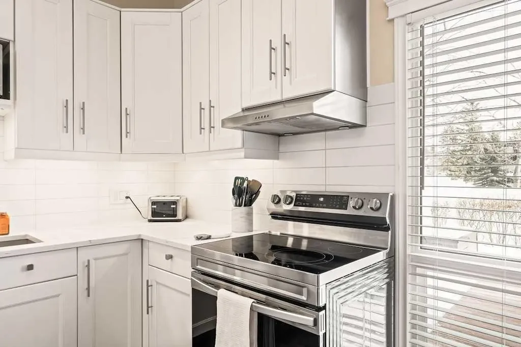 99 Brae Glen Lane SW Calgary AB T2W 1B6