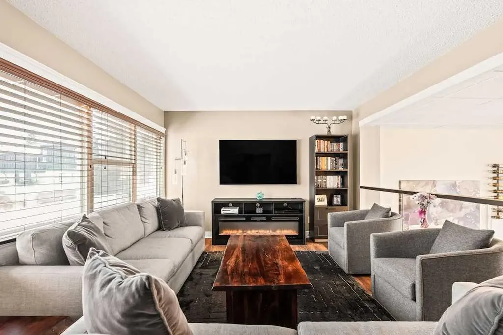 99 Brae Glen Lane SW Calgary AB T2W 1B6