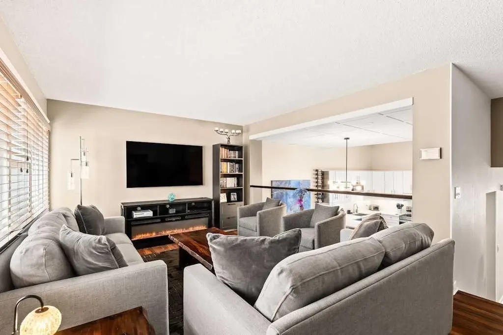 99 Brae Glen Lane SW Calgary AB T2W 1B6