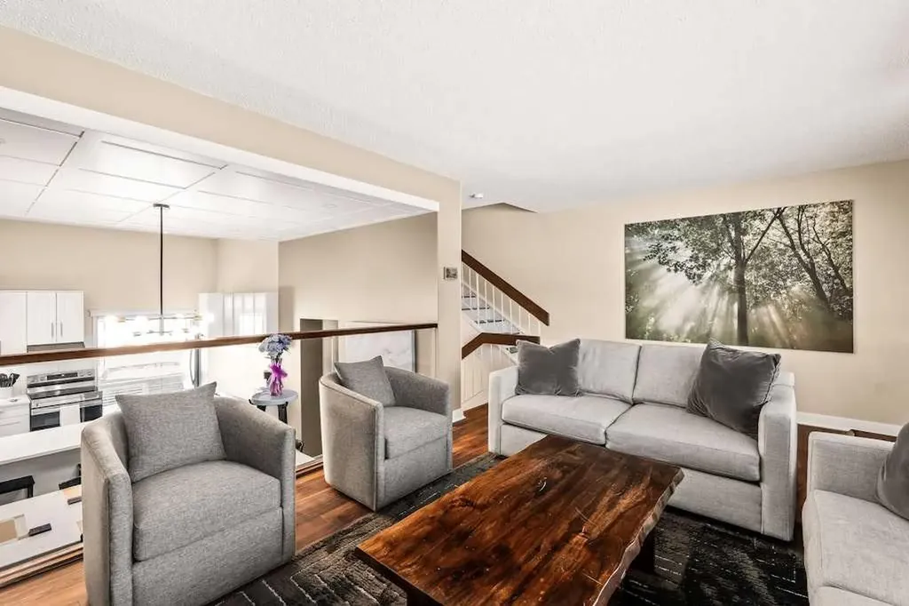 99 Brae Glen Lane SW Calgary AB T2W 1B6