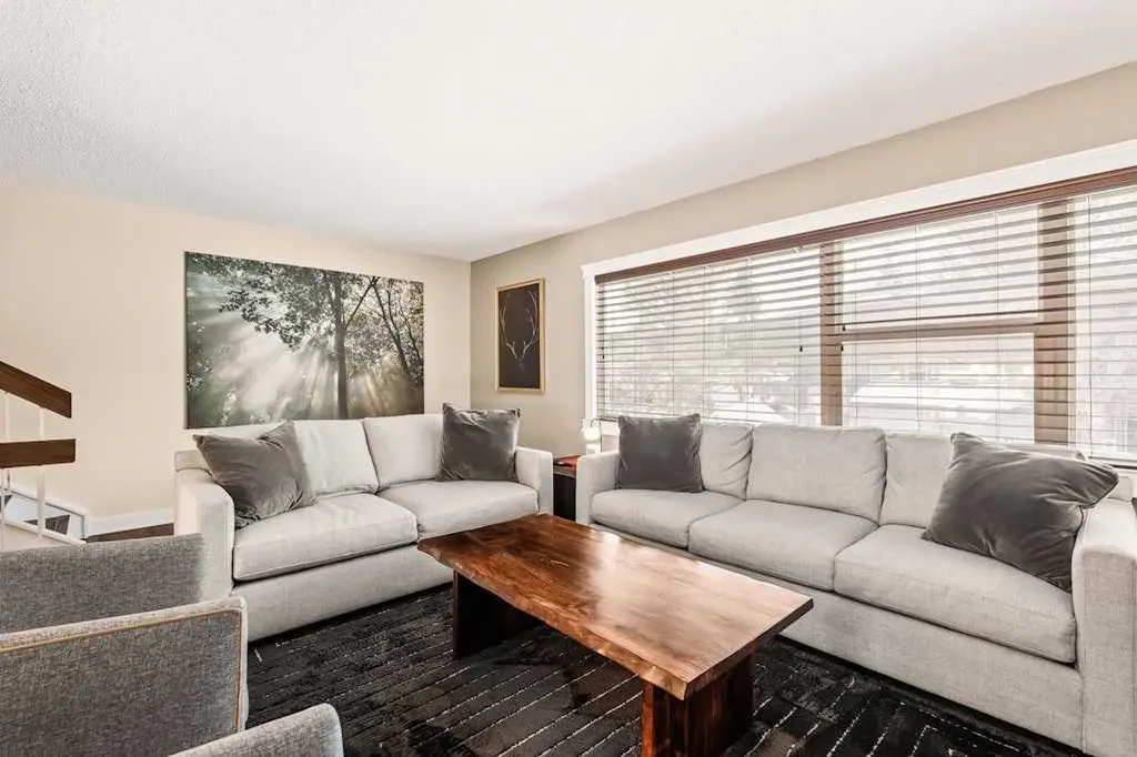 99 Brae Glen Lane SW Calgary AB T2W 1B6