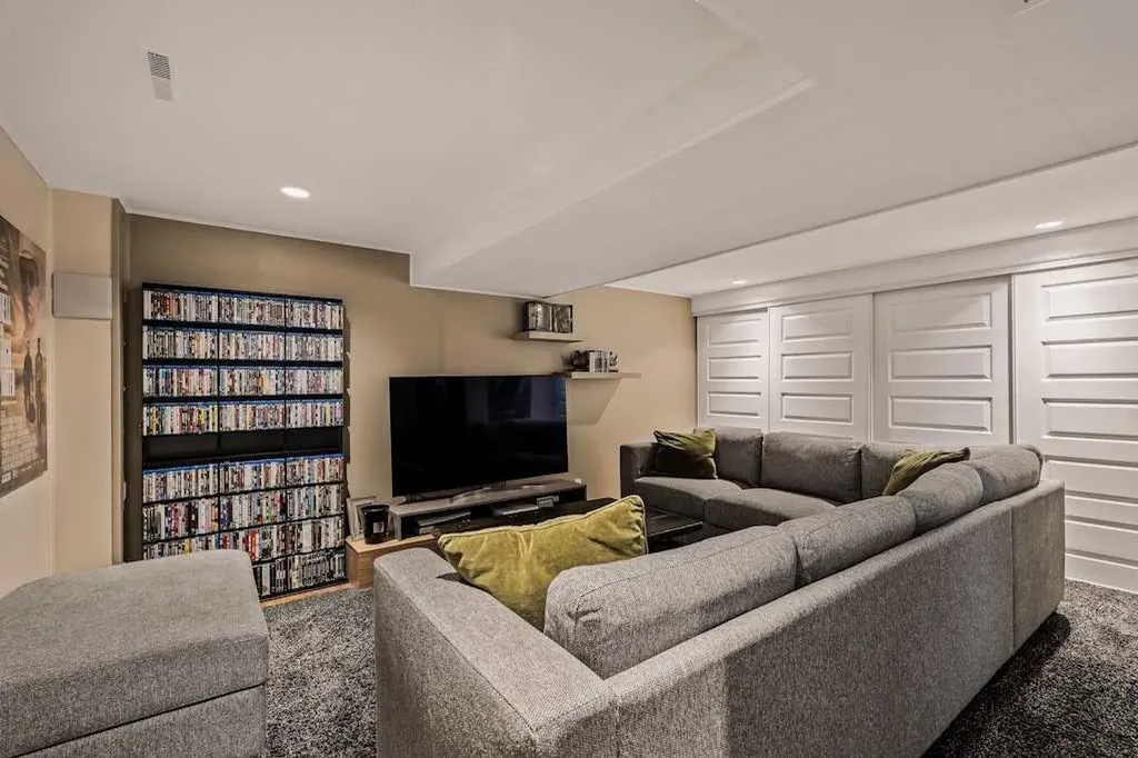 99 Brae Glen Lane SW Calgary AB T2W 1B6