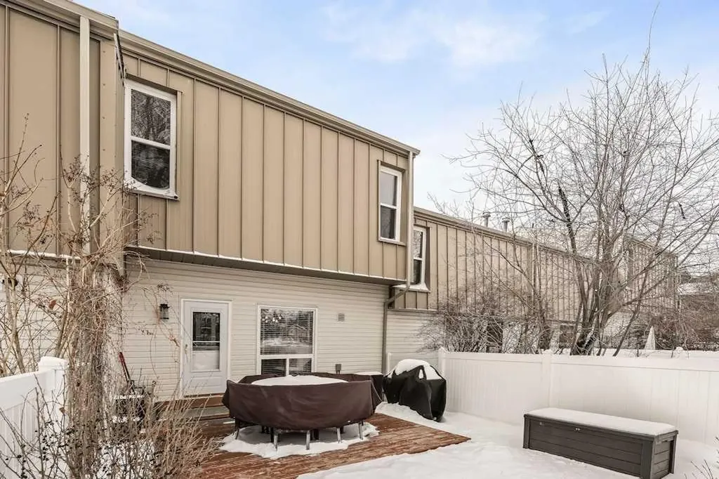 99 Brae Glen Lane SW Calgary AB T2W 1B6