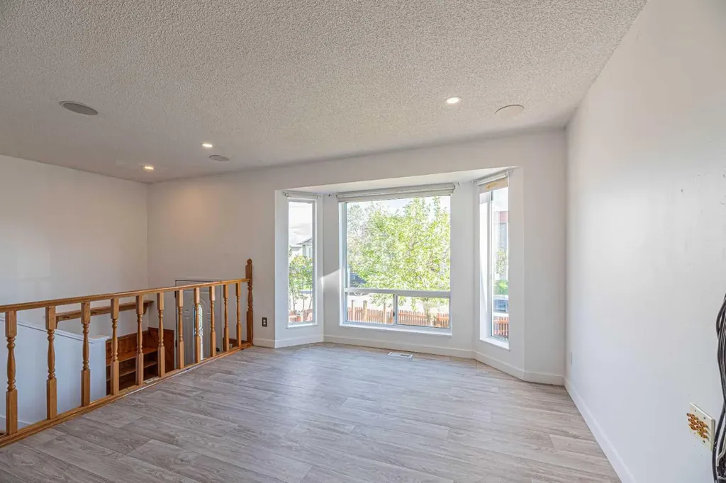 14 Martindale Mews NE Calgary AB T3J 2V5