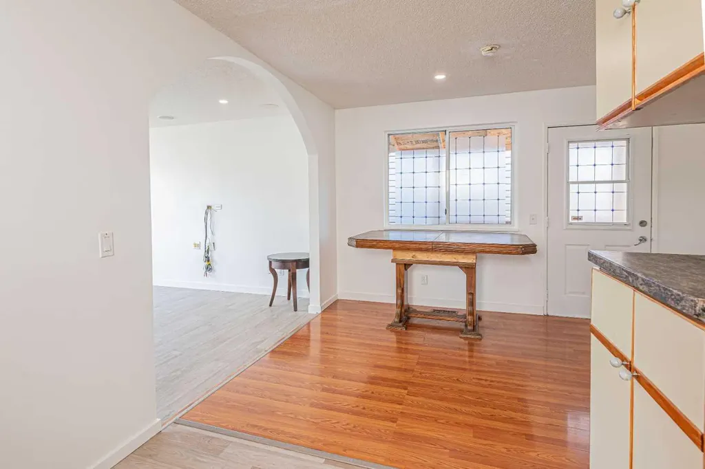 14 Martindale Mews NE Calgary AB T3J 2V5