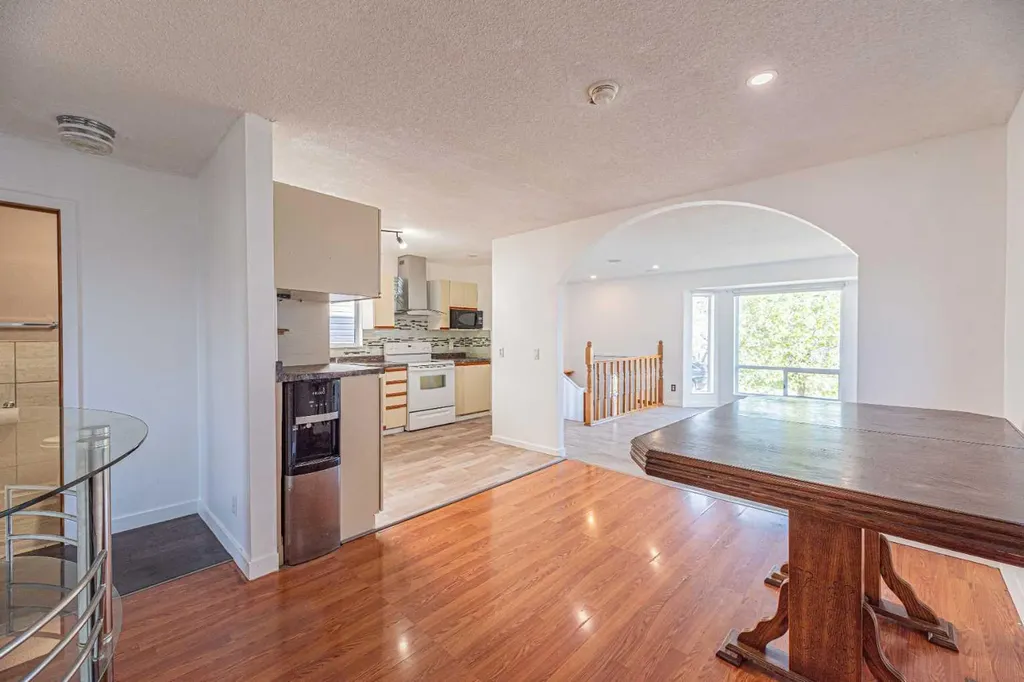 14 Martindale Mews NE Calgary AB T3J 2V5