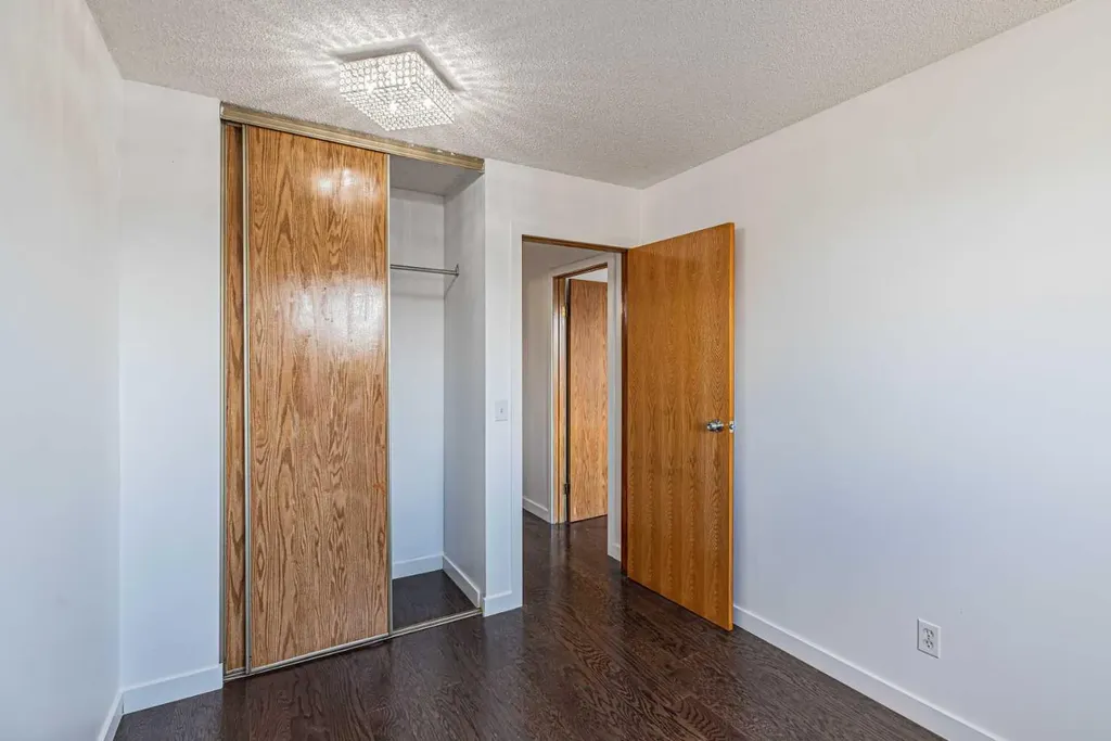 14 Martindale Mews NE Calgary AB T3J 2V5