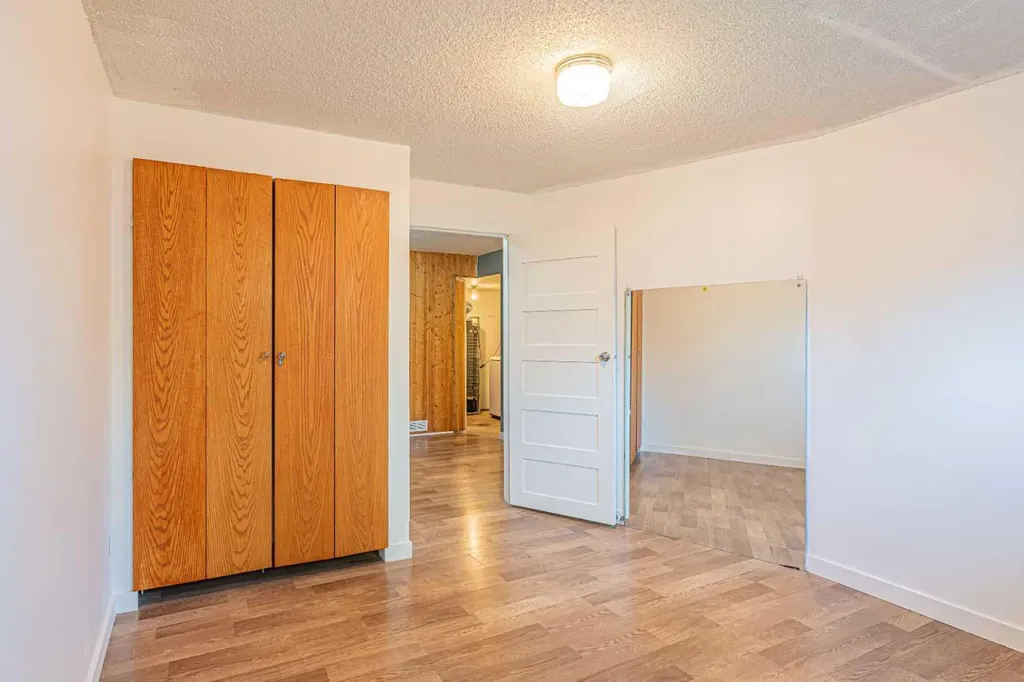 14 Martindale Mews NE Calgary AB T3J 2V5