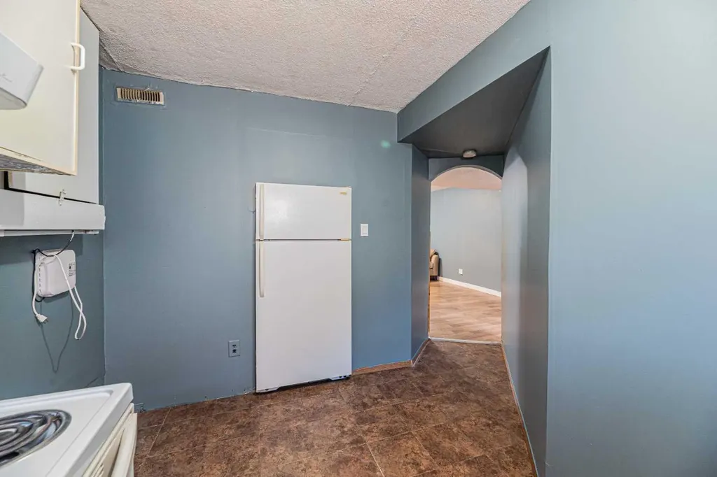 14 Martindale Mews NE Calgary AB T3J 2V5