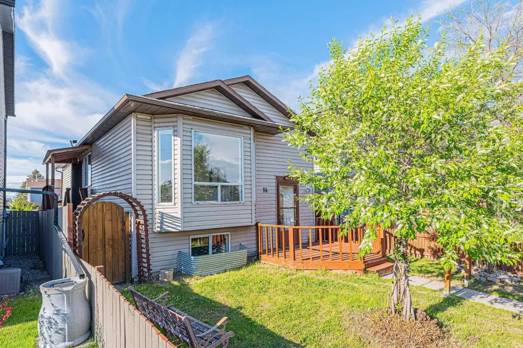 14 Martindale Mews NE Calgary AB T3J 2V5