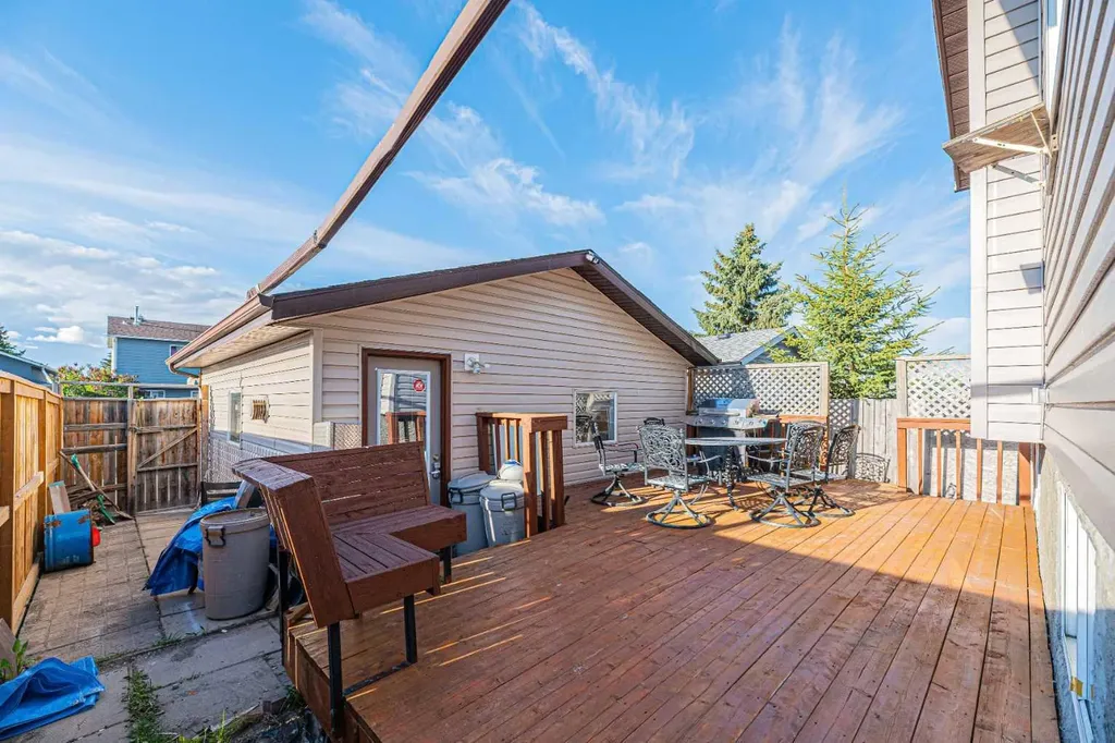14 Martindale Mews NE Calgary AB T3J 2V5