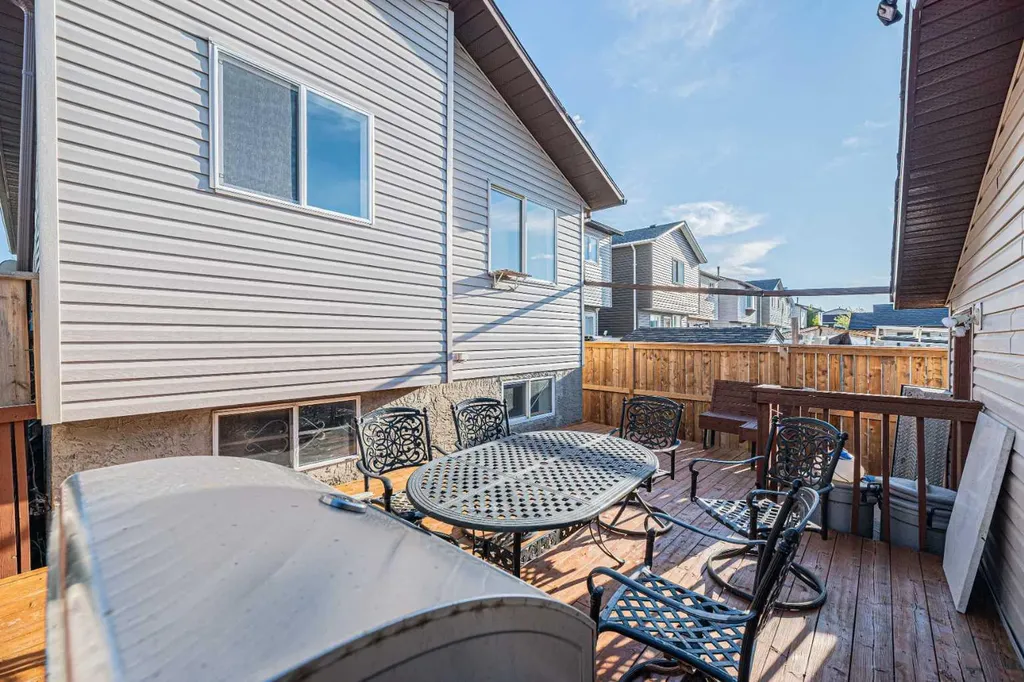 14 Martindale Mews NE Calgary AB T3J 2V5