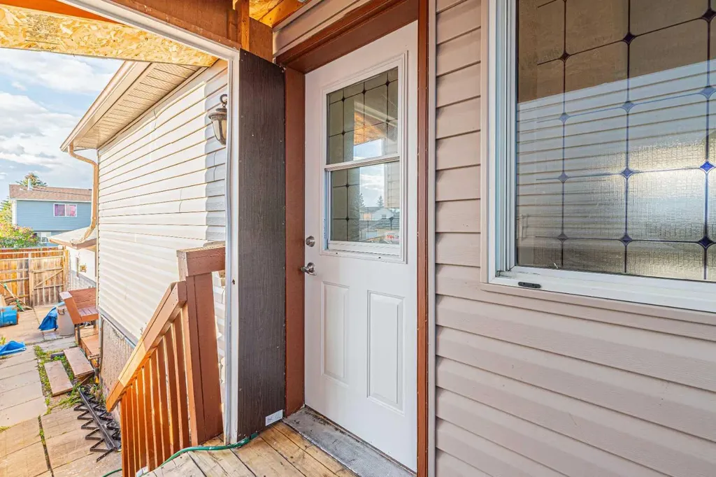 14 Martindale Mews NE Calgary AB T3J 2V5