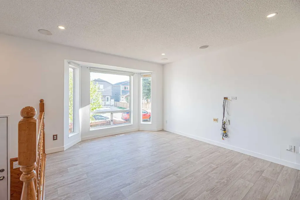 14 Martindale Mews NE Calgary AB T3J 2V5