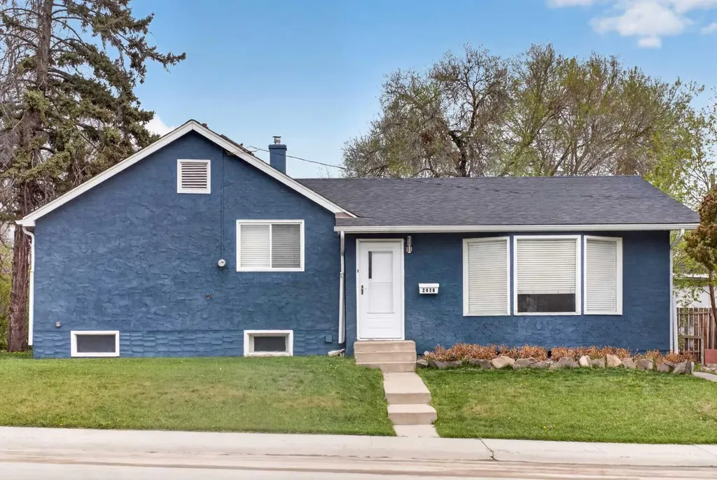 2418 & 2414 27 Street SE Calgary AB t2b0r2