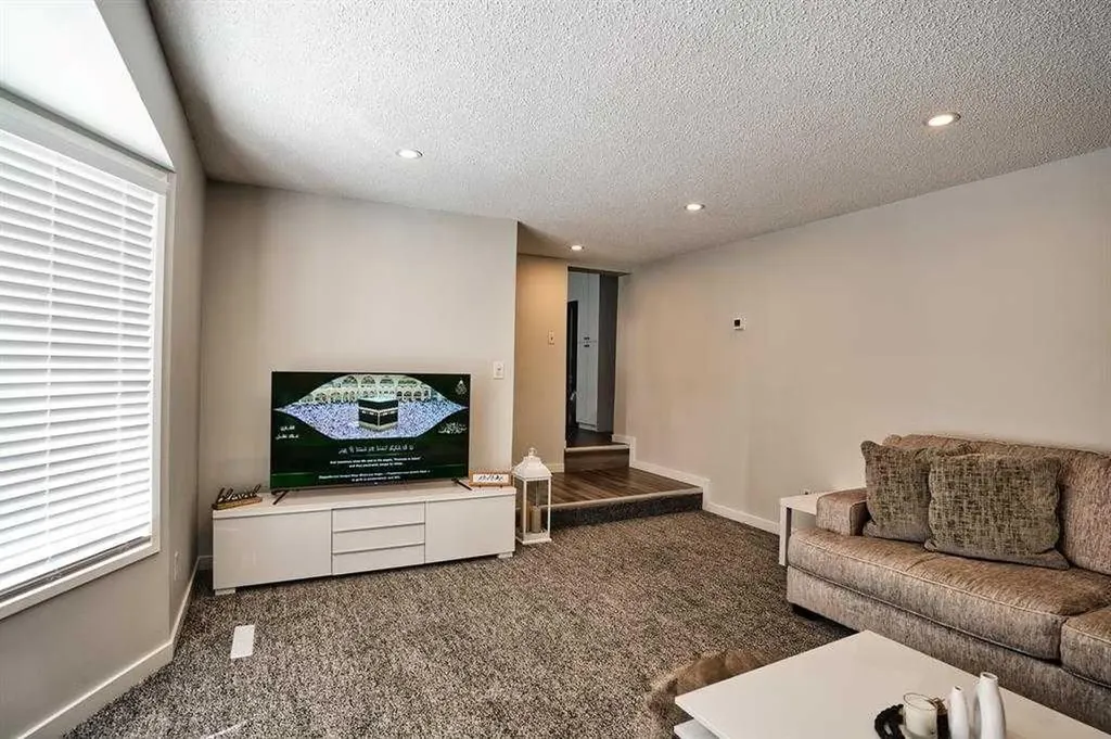 2418 & 2414 27 Street SE Calgary AB t2b0r2