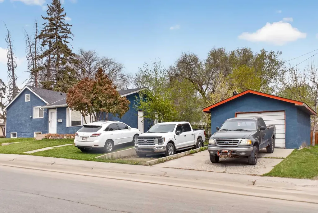 2418 & 2414 27 Street SE Calgary AB t2b0r2