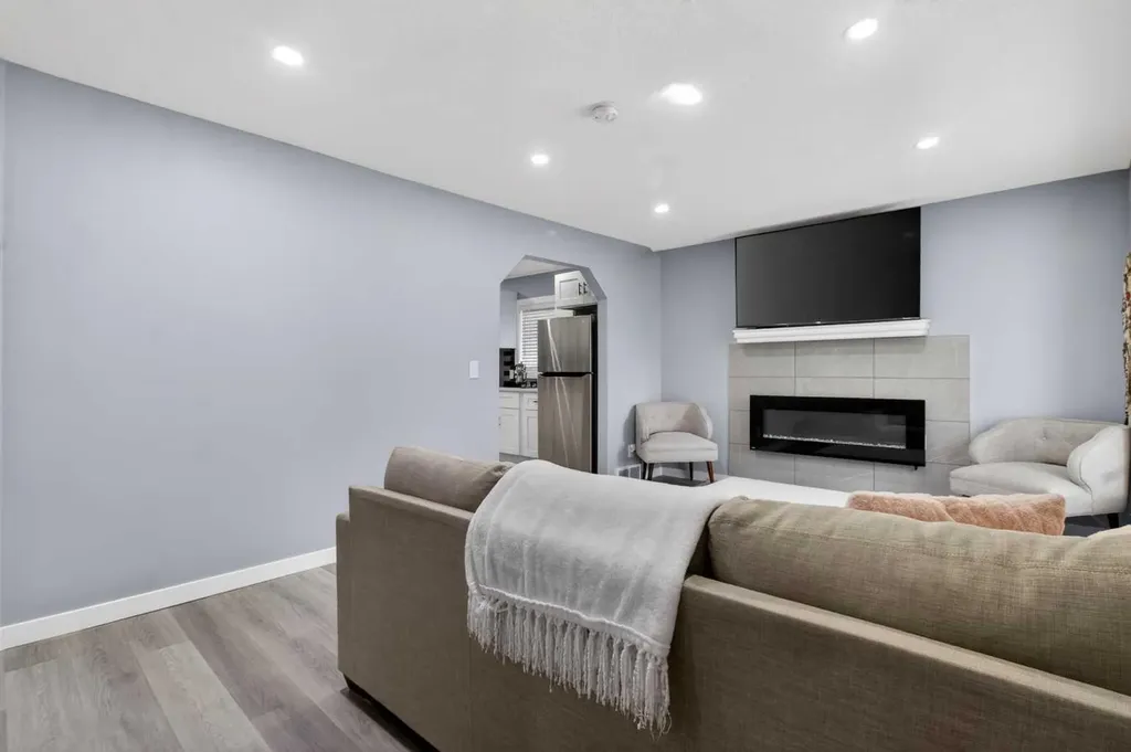 2418 & 2414 27 Street SE Calgary AB t2b0r2