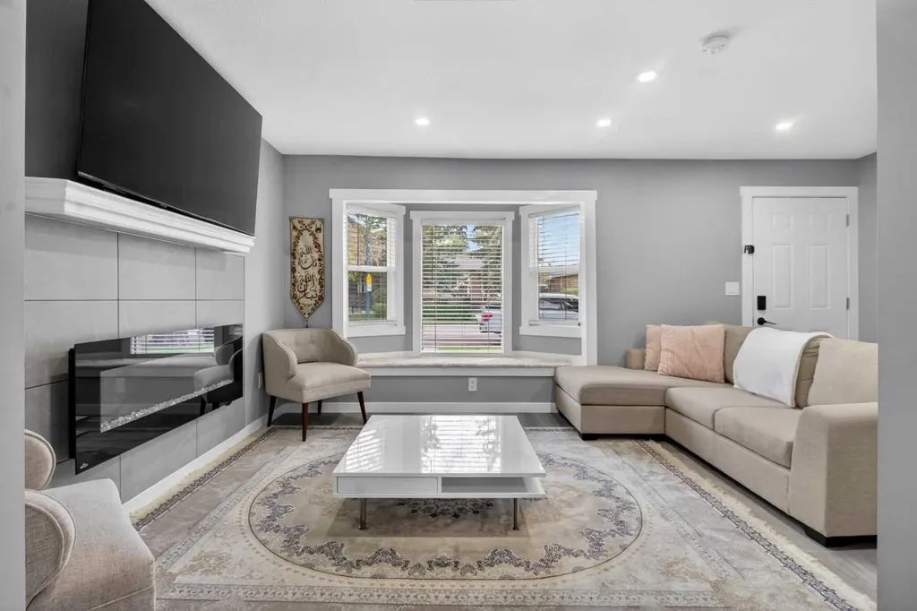 2418 & 2414 27 Street SE Calgary AB t2b0r2