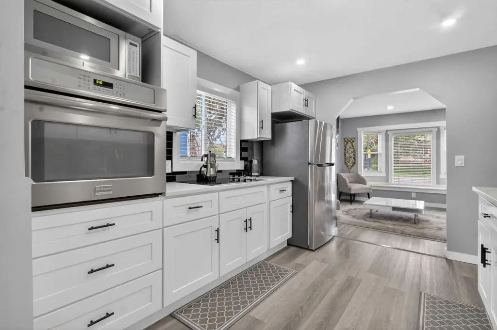 2418 & 2414 27 Street SE Calgary AB t2b0r2