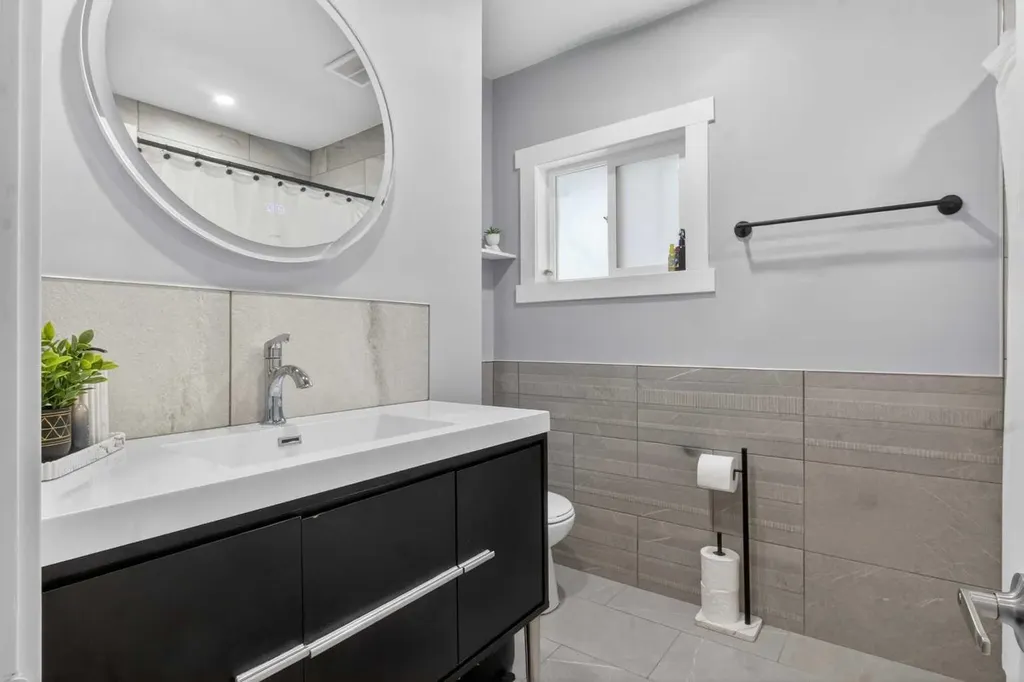 2418 & 2414 27 Street SE Calgary AB t2b0r2