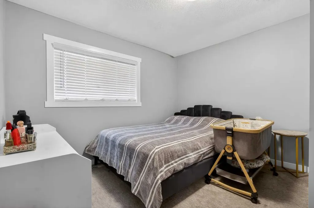 2418 & 2414 27 Street SE Calgary AB t2b0r2