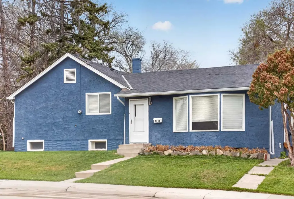 2418 & 2414 27 Street SE Calgary AB t2b0r2
