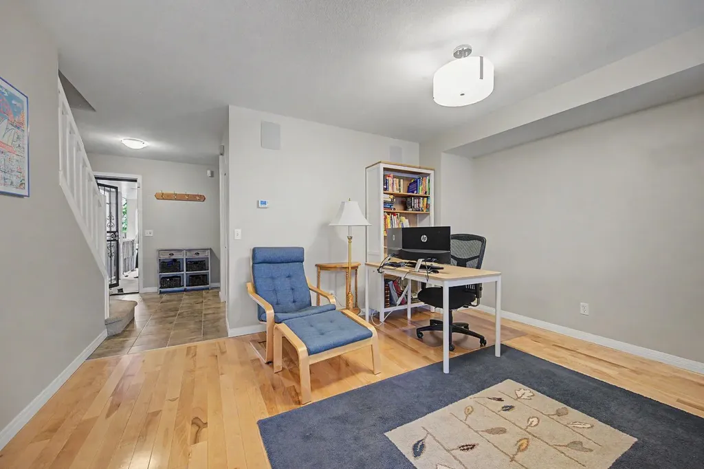 1206 19 Avenue NW Calgary AB T2M 1A2