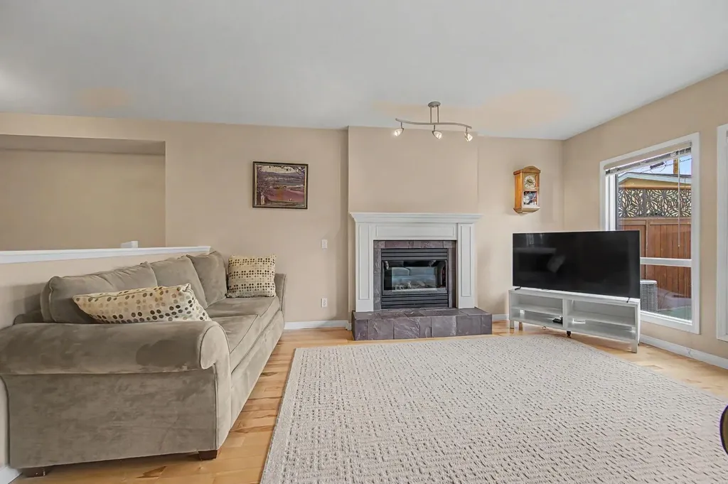1206 19 Avenue NW Calgary AB T2M 1A2
